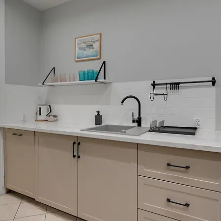 Center 2 By Grand Apartment