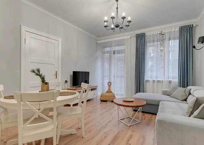 Center 2 By Grand Apartment