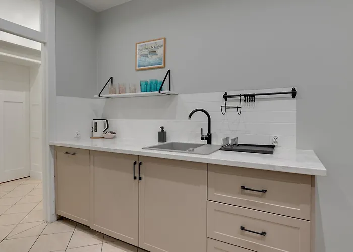 Center 2 By Grand Apartment