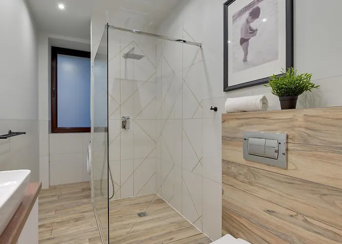 Center 2 By Grand Apartment *